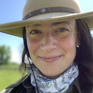 happy-confident-woman-hat